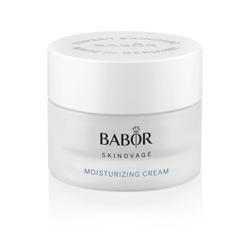 Creamy texture of Babor Moisturizing Cream during application – deeply nourishing moisturizer for smooth, supple skin